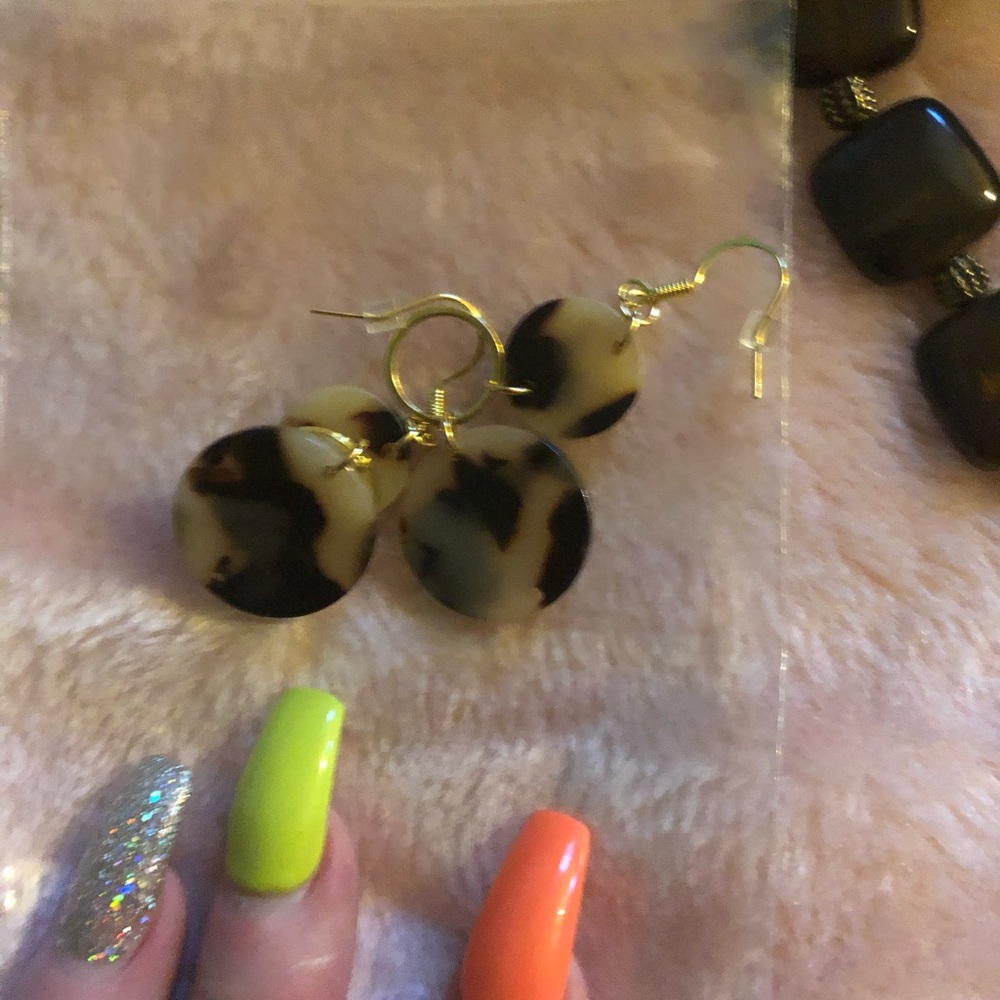Brown and gold bracelet set